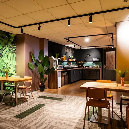 Bud Gett Hostels-3